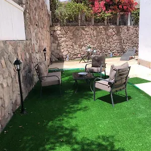 ספר כאן